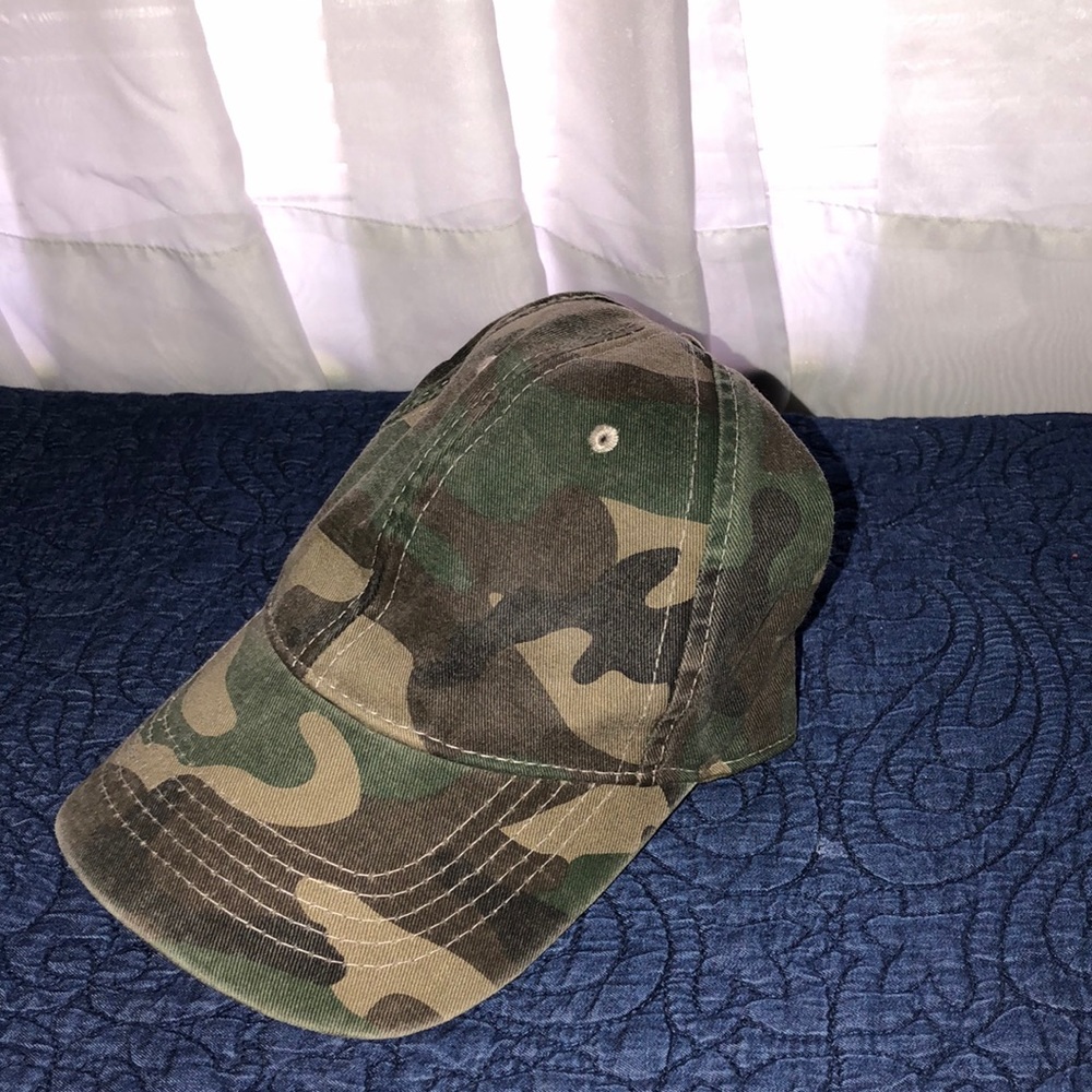 Camo patterned cap